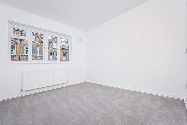 3 bedroom flat to rent - Photo 1