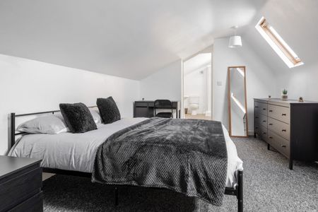 Room in a Shared House, Garmoyle Road, L15 - Photo 4