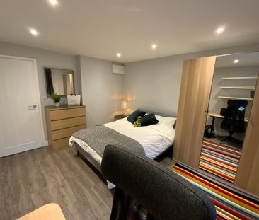 2 Bed Student Accommodation - Photo 2