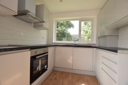 22, Wayland Approach, Leeds, LS16 8JF - Photo 3