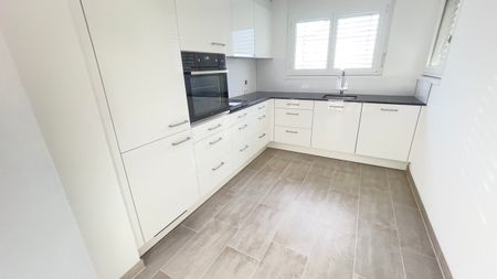 Zu vermieten nach Vereinbarung 4.5 Zi-Wohnung mit 2 Balkone - Photo 4