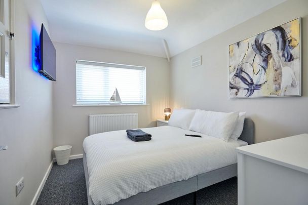 5 bedroom semi-detached house to rent - Photo 1