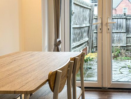 3 bedroom terraced house to rent - Photo 3