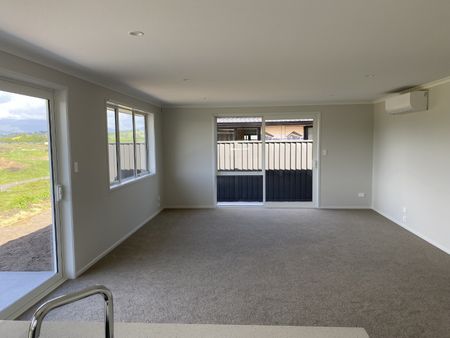 Quality Family Home With Views - Omokoroa - Photo 3