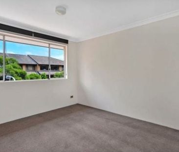Spacious Split Level Apartment in the Heart of Ultimo - Photo 2