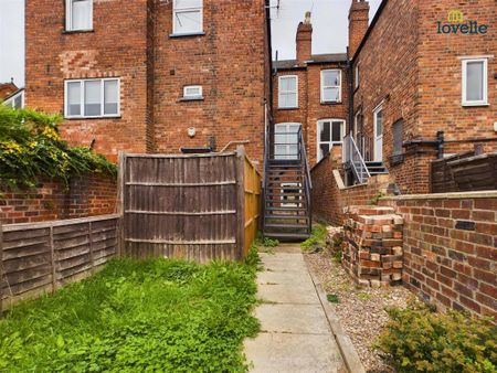 4 bedroom townhouse to rent - Photo 5