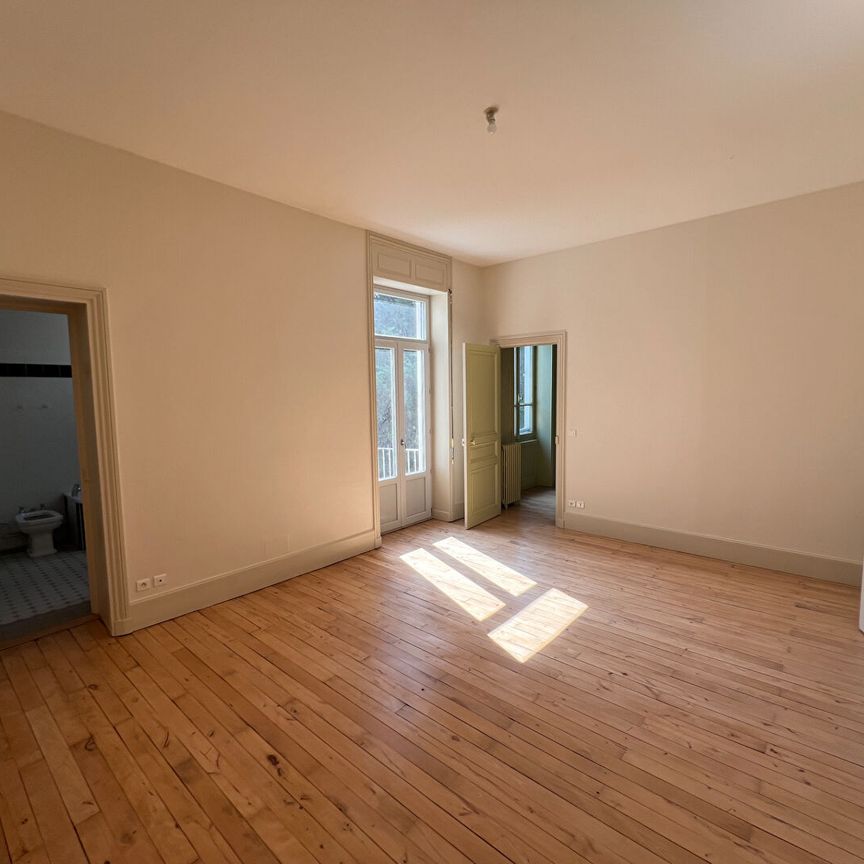 Location Appartement 6 pièces 150m² - Photo 1