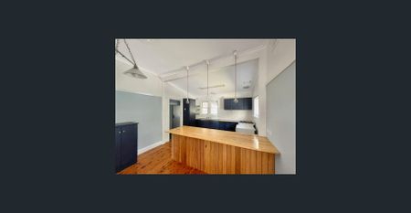 WHITE PICKET FENCE PROPERTY READY TO LEASE - Photo 5