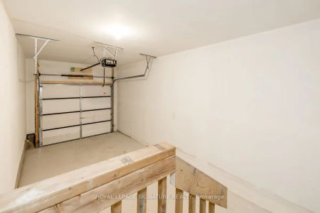 Condo Townhouse For Lease | S9052425 - Photo 4