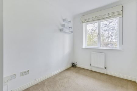 3 bedroom semi-detached house to rent - Photo 3