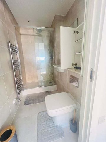 BEECHWOOD VILLAGE, BASILDON - Photo 2