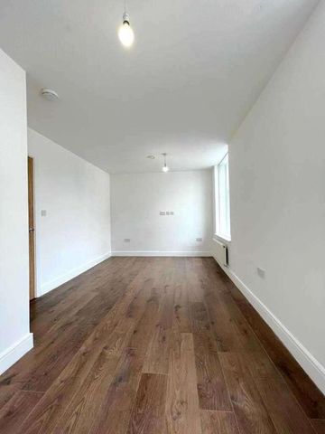 Harmer Street, Gravesend, DA12 - Photo 3