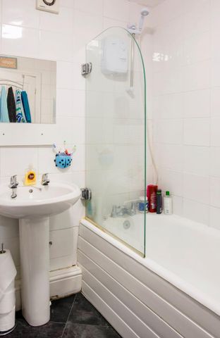 4 bedroom house to rent - Photo 3