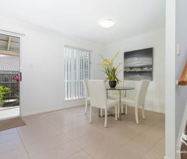 Impressive 4 Bedroom Townhouse - Photo 5