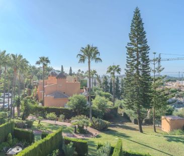 Luxury Townhouse for rent in Estepona, Andalusia - Photo 5