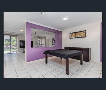 Perfectly positioned in one of Varsity Lakes' most convenient pockets - Photo 2