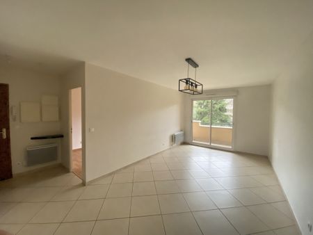 Appartement 2 Pièces + cave + parking sous-sol - Photo 3