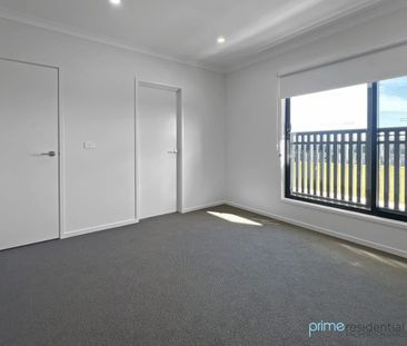 Modern double-storey home with space, style and comfort - Photo 4