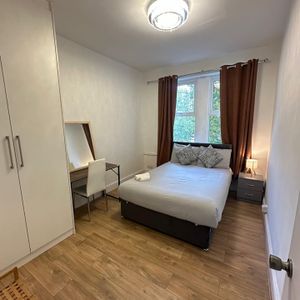 Room in a Shared Flat, London, SE1 - Photo 2