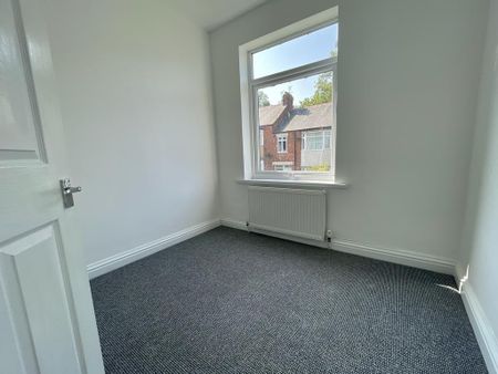 3 bedroom flat to rent - Photo 4