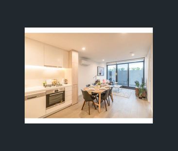 Fully-Furnished One-Bedroom One Study Apt in the Centre of Box Hill - Photo 3