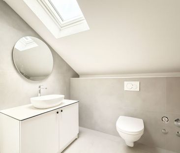 First rental after major renovation – stylish 2.5-room penthouse ap... - Photo 5