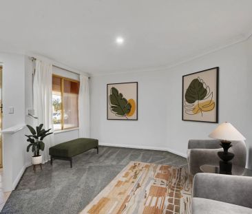 Welcoming 4 Bedroom Home with Modern Touches - Photo 5