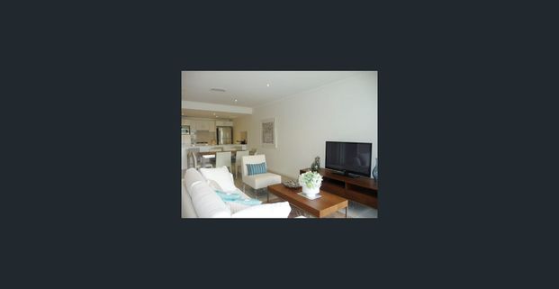 Fully Furnished | Top Floor with Mountain Views | Available 16 Dec - Photo 1