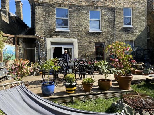 7 bedroom detached house to rent - Photo 1