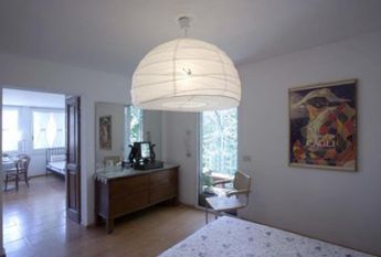 Center-Popolo: Excellently restored 1 bedroom, living, bath, terrace with views. Sleeps 4. Ref 848