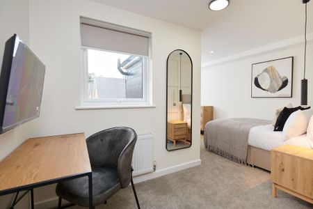 Terraced house to rent - Photo 3