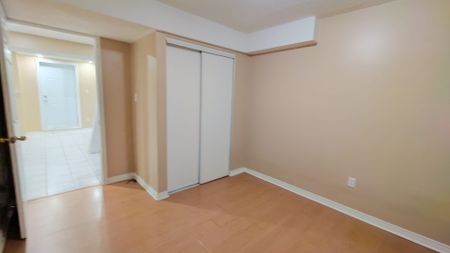 For Lease - 17 Summerfield Crescent, Brampton, Ontario - Photo 4