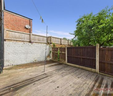 3 bedroom terraced house to rent - Photo 4