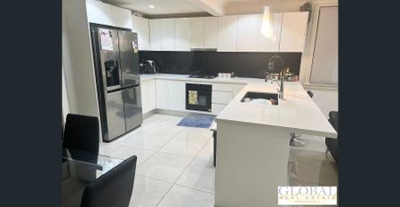 GREAT FAMILY HOME!! - Photo 5