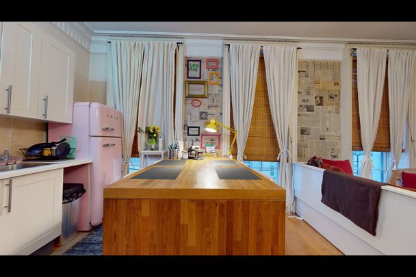 Studio Flat, Craven Street, WC2N - Photo 1