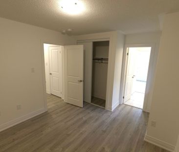 For Lease - 37 Shepherd Drive, Barrie, Ontario - Photo 1