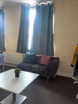 APT Johnston And Allen, 16 VICTORIA STREET, Lurgan, BT67 9GA - Photo 1