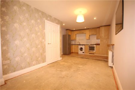 Rectory Court, Walnut Tree Close, Guildford, Surrey, GU1 4RX - Photo 2