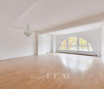 Appartement • Paris 4ème - Photo 3