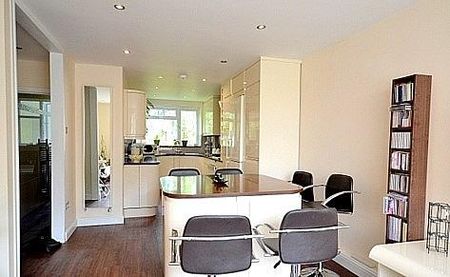 Aldwick Court, Sonia Gardens, London N12 - Photo 4