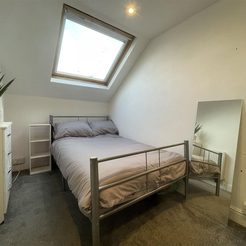 Winston Gardens, Headingley, LS6 3LA, Leeds - Photo 1