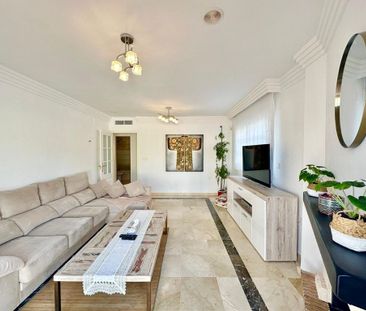 3 bedroom luxury penthouse for rent in Marbella, Andalusia - Photo 3