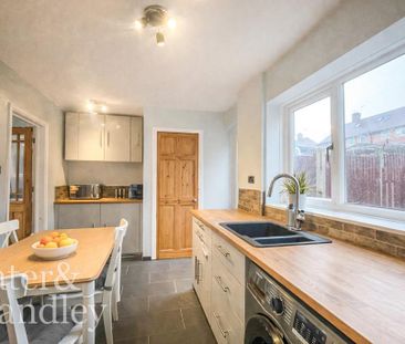 2 bedroom end of terrace house to rent - Photo 3