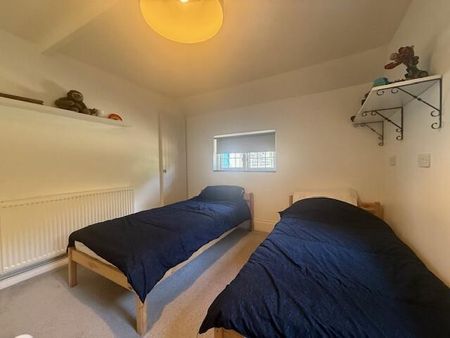 3 bedroom detached house to rent - Photo 4