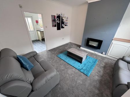 2 bedroom terraced house to rent - Photo 3