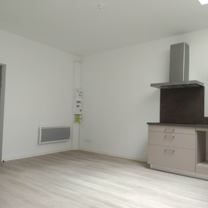 Location Appartement 3 pièces 66m² LEZIGNAN CORBIERES 11200 - Photo 1