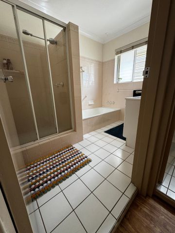 Holland Park West - Photo 2