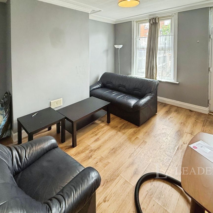 2 bedroom house to rent Ebor Place, LS6 - Photo 1