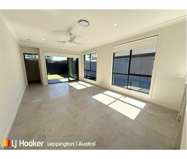 FRESH, MODERN & MOVE IN READY - Photo 6