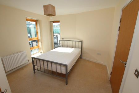 2 bedroom flat to rent - Photo 3